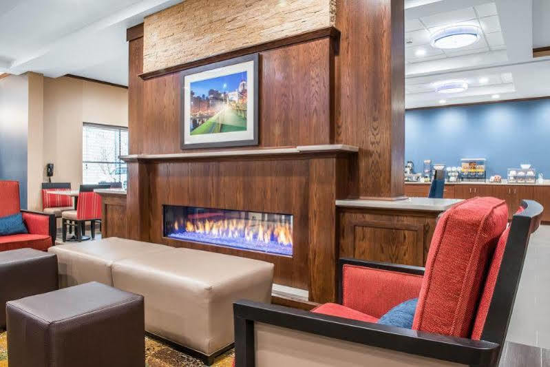 Comfort Inn & Suites Pittsburgh Exteriör bild